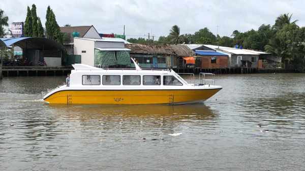 Canô - thuyền - KGC Cao tốc 11m28 - Máy trong 